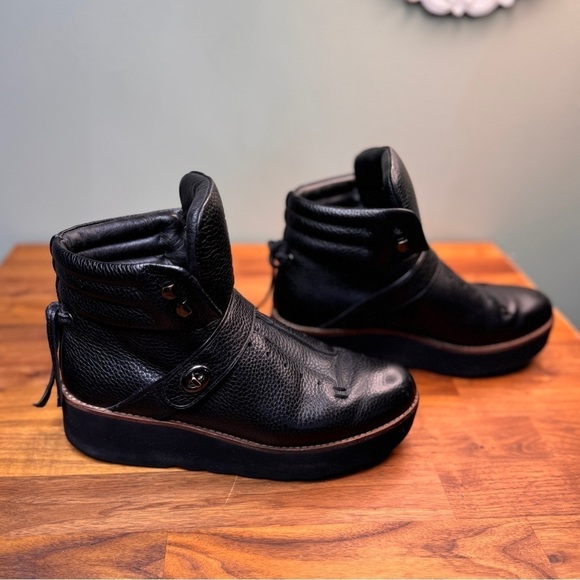 Coach Urban Hiker Platform Wedge Chunky Boot Rare Black Leather Shoe 9.5 - Picture 11 of 11